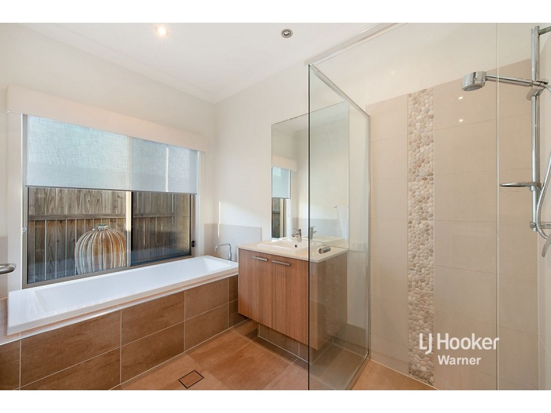 50 Como Circuit, Warner QLD 4500