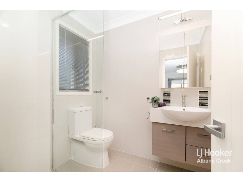 38 Marina Court, Eatons Hill QLD 4037