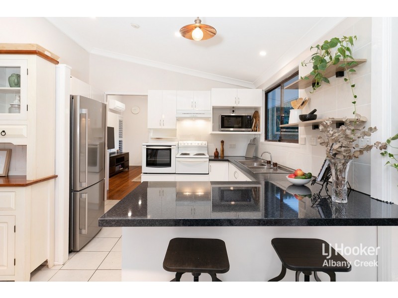 35 View Crescent, Arana Hills QLD 4054