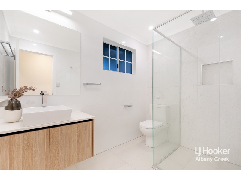 35 View Crescent, Arana Hills QLD 4054