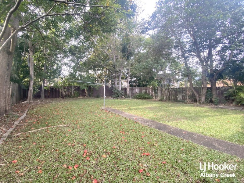 16 Avon Crescent, Albany Creek QLD 4035