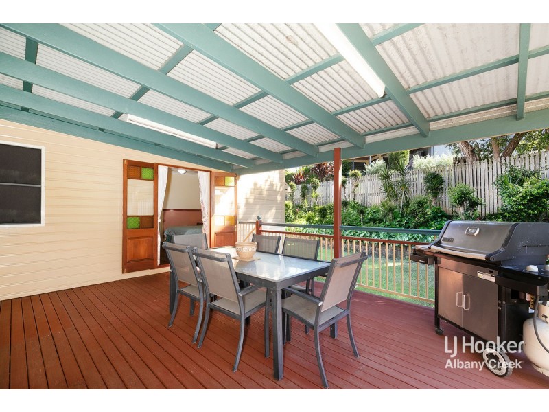 64 Saraband Drive, Eatons Hill QLD 4037