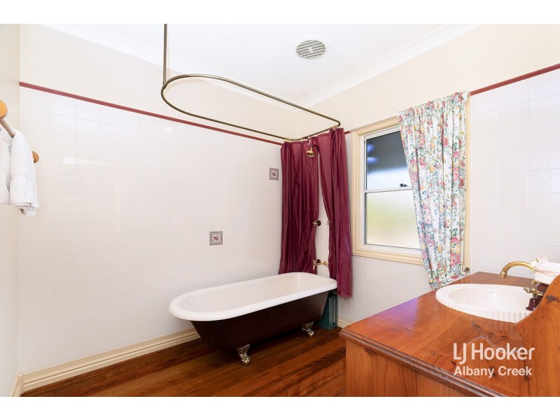 64 Saraband Drive, Eatons Hill QLD 4037