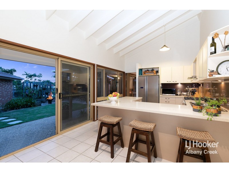 8 Finch Court, Albany Creek QLD 4035