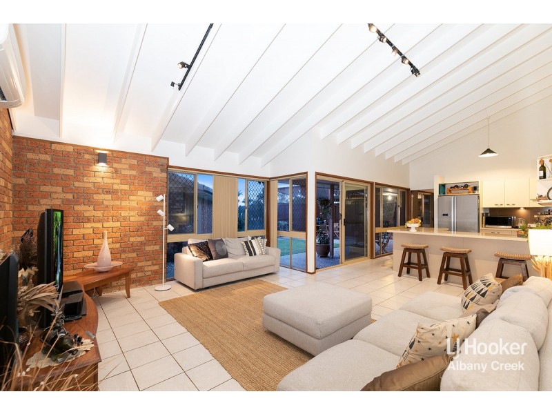 8 Finch Court, Albany Creek QLD 4035