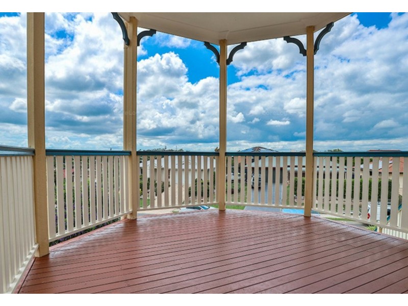 112 Saraband Drive, Eatons Hill QLD 4037