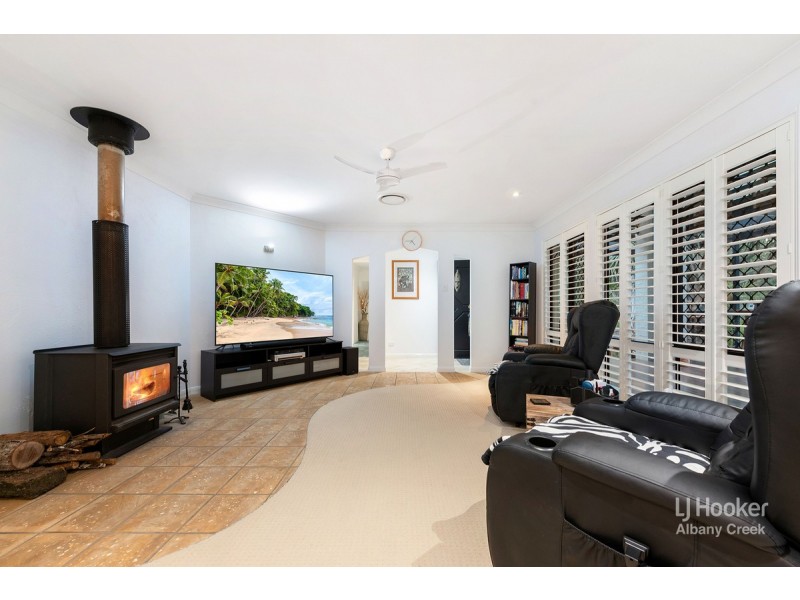 7 Edenderry Court, Eatons Hill QLD 4037
