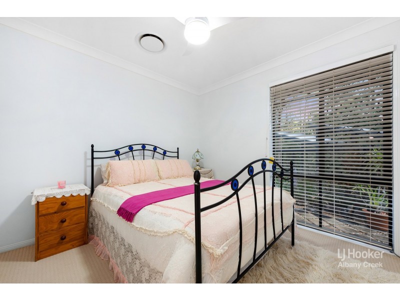 7 Edenderry Court, Eatons Hill QLD 4037