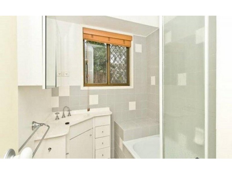 24 Flamingo Drive, Albany Creek QLD 4035