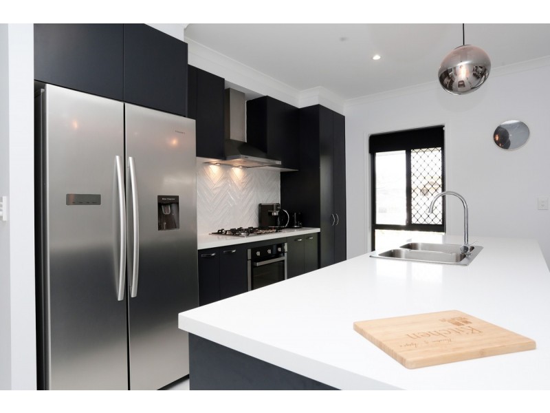 11 Delta Street, Eatons Hill QLD 4037