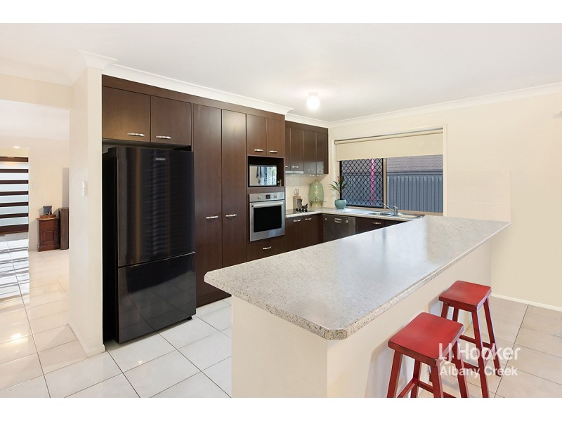 1 Bend Court, Eatons Hill QLD 4037