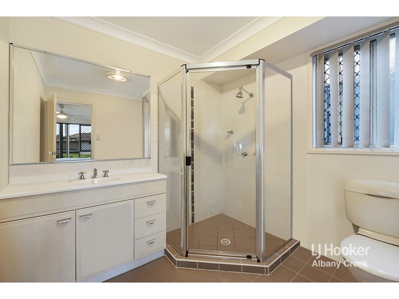 1 Bend Court, Eatons Hill QLD 4037