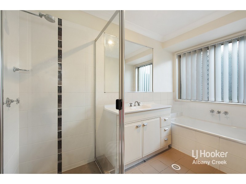 1 Bend Court, Eatons Hill QLD 4037