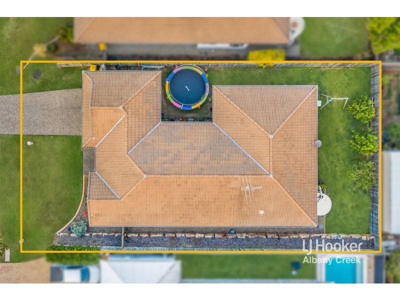 1 Bend Court, Eatons Hill QLD 4037