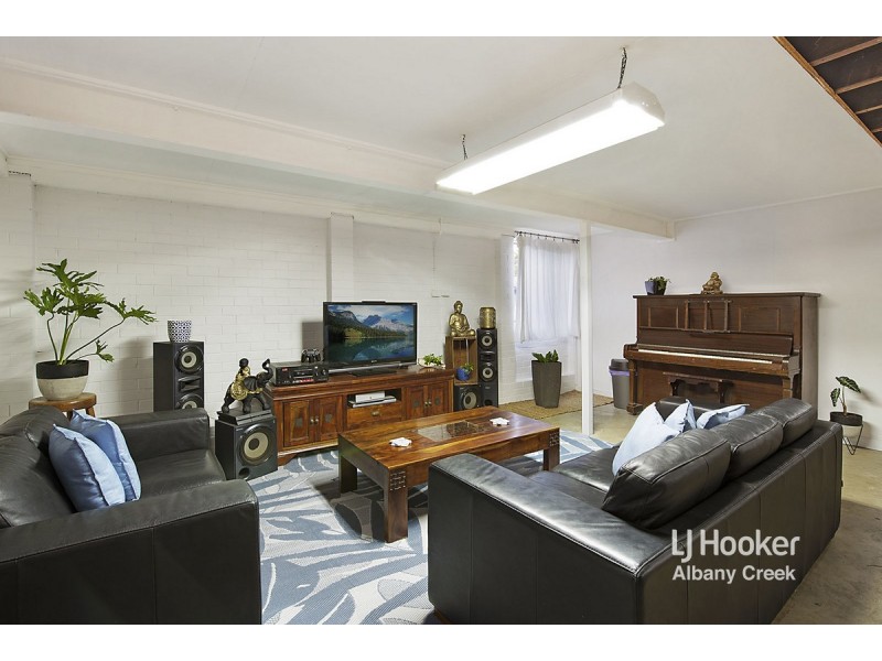 10 Jane Street, Arana Hills QLD 4054