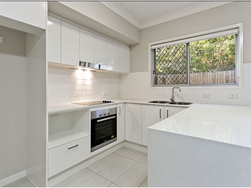8/111 Leitchs Road, Albany Creek QLD 4035