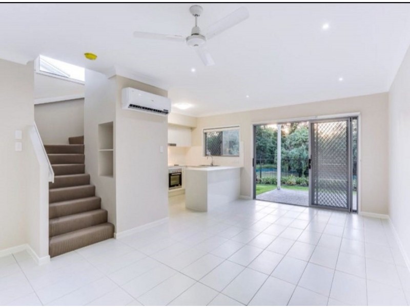 8/111 Leitchs Road, Albany Creek QLD 4035