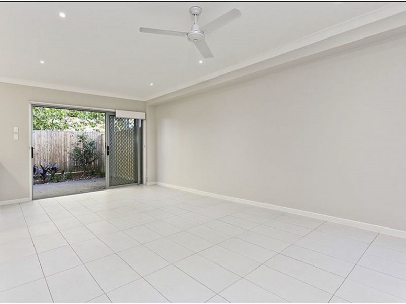 8/111 Leitchs Road, Albany Creek QLD 4035