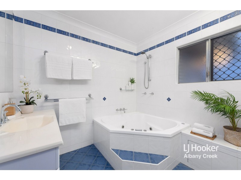 11 Leitchs Road South, Albany Creek QLD 4035