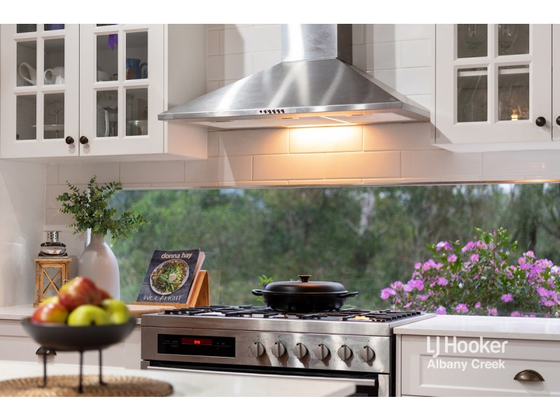 22 Garrawin Court, Clear Mountain QLD 4500