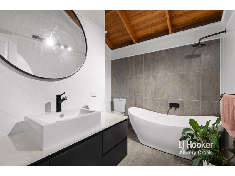 22 Garrawin Court, Clear Mountain QLD 4500