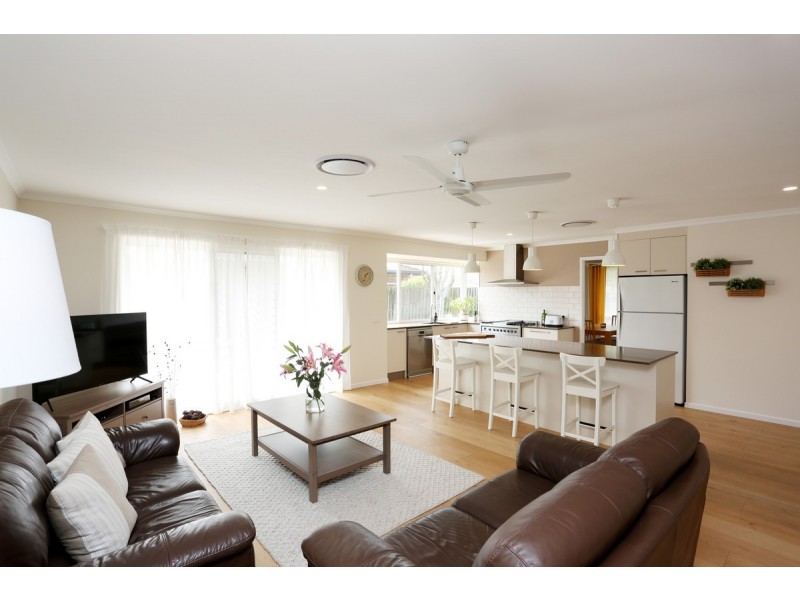 16 Eucalyptus Place, Albany Creek QLD 4035