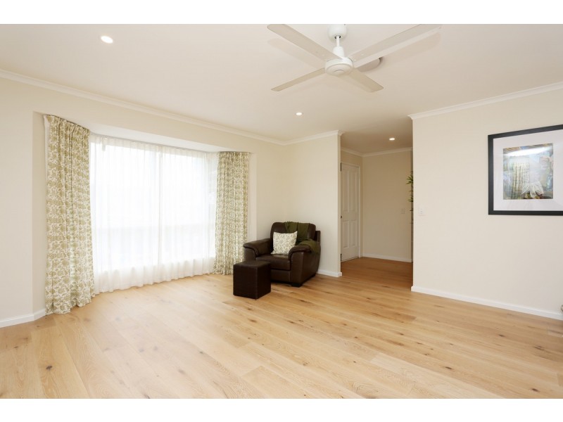 16 Eucalyptus Place, Albany Creek QLD 4035