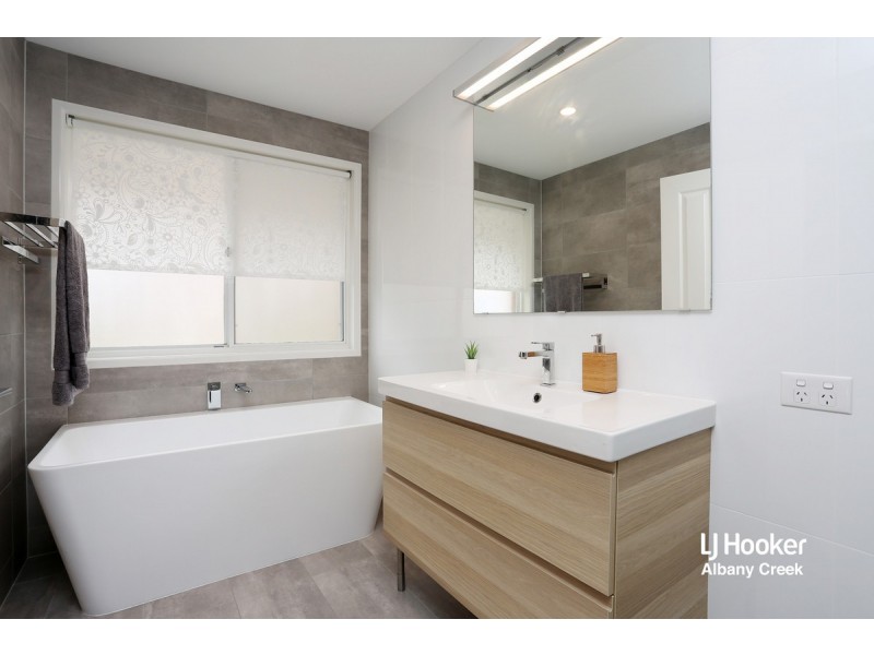 16 Eucalyptus Place, Albany Creek QLD 4035