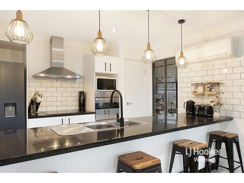 6 Elle Court, Cashmere QLD 4500