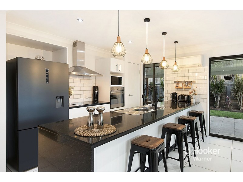 6 Elle Court, Cashmere QLD 4500