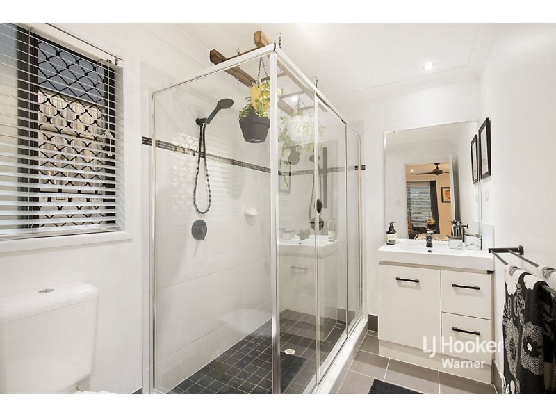 6 Elle Court, Cashmere QLD 4500