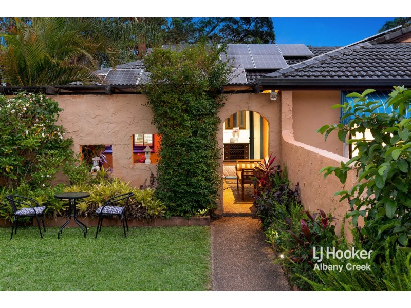 33 Olympus Court, Eatons Hill QLD 4037