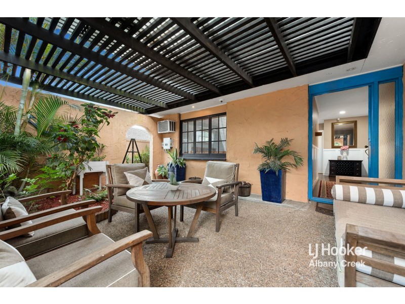 33 Olympus Court, Eatons Hill QLD 4037