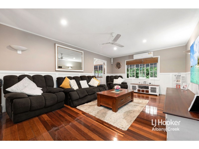 33 Olympus Court, Eatons Hill QLD 4037