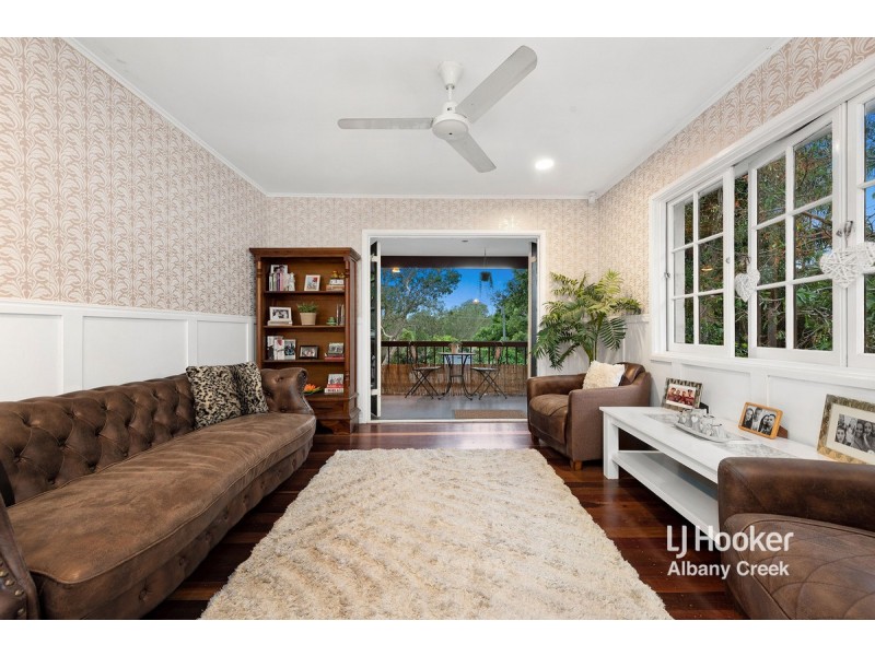 33 Olympus Court, Eatons Hill QLD 4037