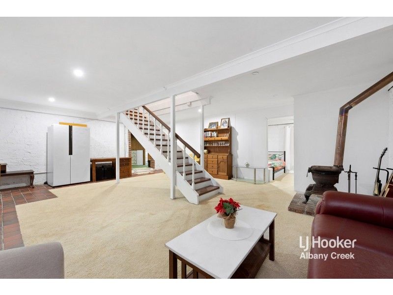 33 Olympus Court, Eatons Hill QLD 4037