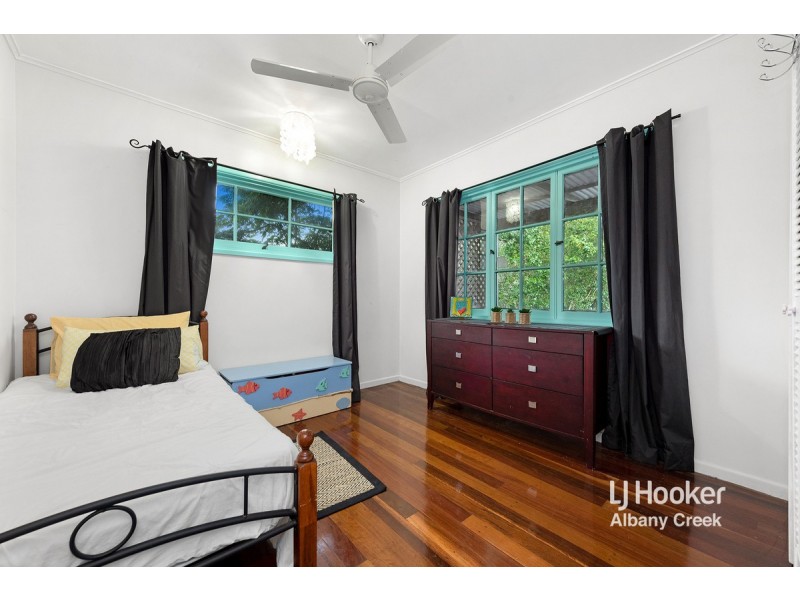 33 Olympus Court, Eatons Hill QLD 4037