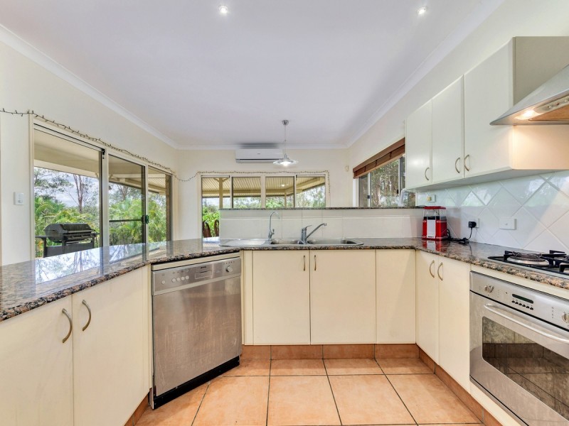 9 Amamoor Court, Cashmere QLD 4500