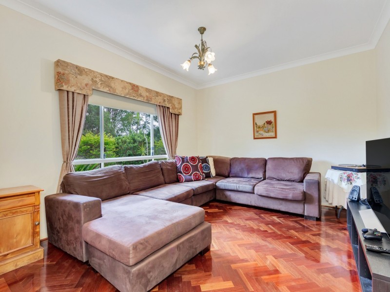 9 Amamoor Court, Cashmere QLD 4500