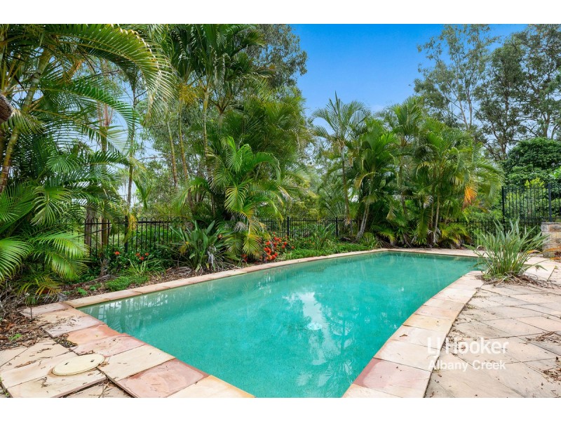 9 Amamoor Court, Cashmere QLD 4500