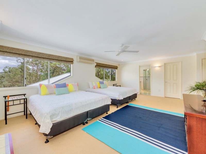 9 Amamoor Court, Cashmere QLD 4500