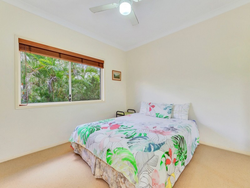 9 Amamoor Court, Cashmere QLD 4500