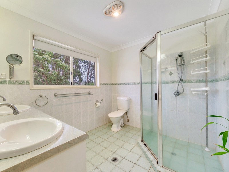 9 Amamoor Court, Cashmere QLD 4500