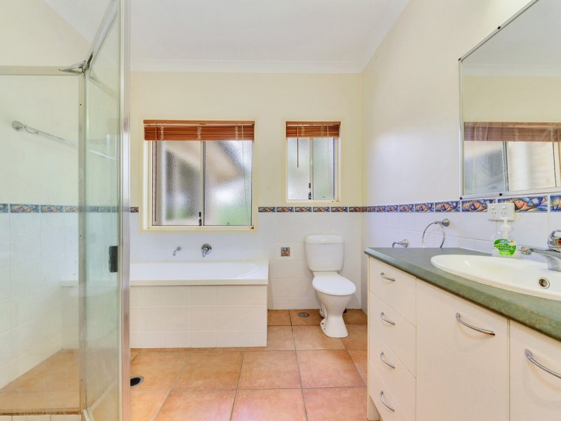 9 Amamoor Court, Cashmere QLD 4500