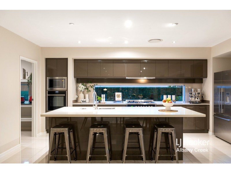7 Sunbeam Court, Eatons Hill QLD 4037