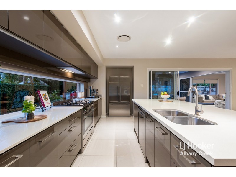 7 Sunbeam Court, Eatons Hill QLD 4037