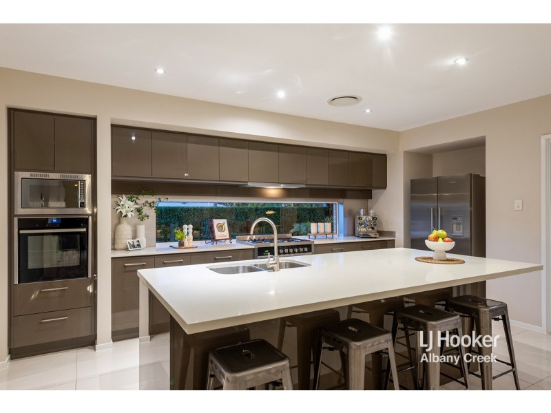 7 Sunbeam Court, Eatons Hill QLD 4037