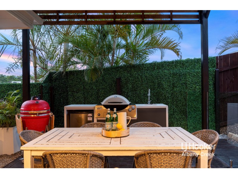7 Sunbeam Court, Eatons Hill QLD 4037