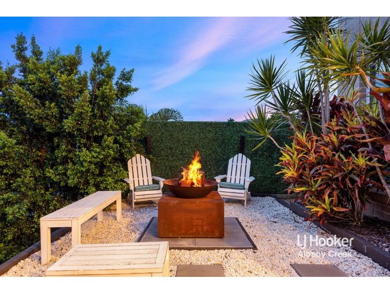 7 Sunbeam Court, Eatons Hill QLD 4037