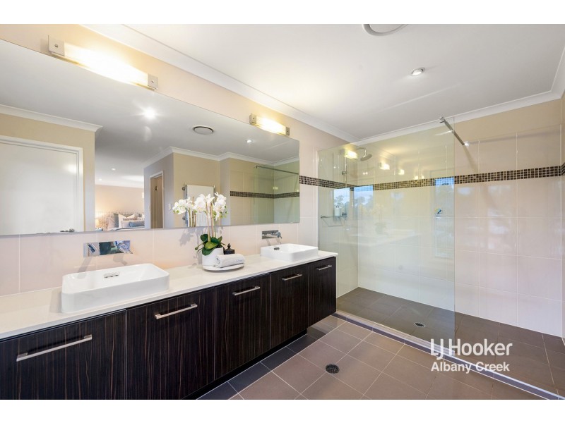 7 Sunbeam Court, Eatons Hill QLD 4037